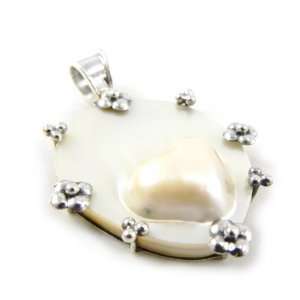  Pendant silver Sapa pearly. Jewelry