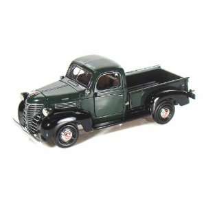  1941 Plymouth Truck 1/24 Green Toys & Games