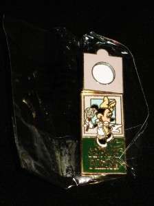   Pin, WDW Cast Exclusive SERVICE/PRIVACY PLEASE Door Sign, NEW  