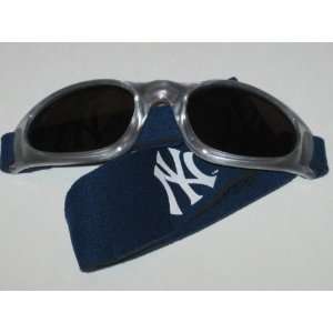 NEW YORK YANKEES Youth SUNGLASSES with Hologram Lenses & UV Protection 