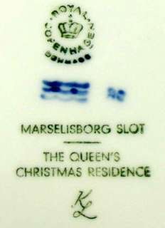 ROYAL COPENHAGEN CHRISTMAS PLATE 1975 The Queens Christmas Residence 