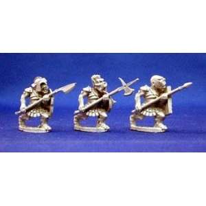  Orcs Orc Infantry with 2 handed Weapons (3) Toys & Games
