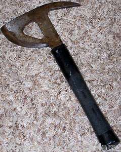 WWII AMERICAN AIRLINES BLACK HANDLE CRASH AXE E8099  