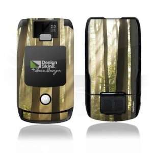  Design Skins for Motorola V3x   In the forest Design Folie 