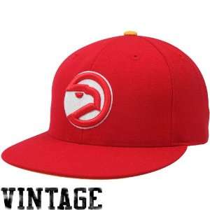 Mitchell & Ness Atlanta Hawks Red Basic Vintage Logo Flat Bill Fitted 