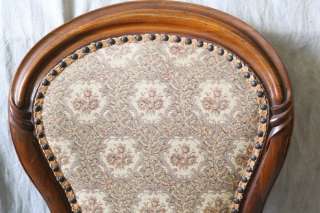 L384 ANTIQUE VICTORIAN UPHOLSTERED WALNUT PARLOR CHAIR  