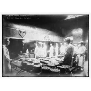   training station at Newport, R.I.    Commissary Sch. Class for cooks