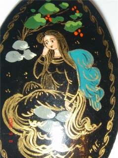 RUSSIAN LACQUER PIN BROOCE, HAND PAINTED, WOMEN IN LOVE, SIGNED