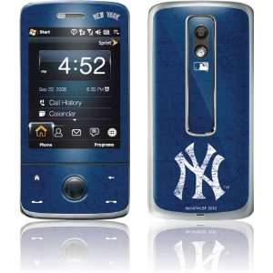   York Yankees   Solid Distressed skin for HTC Touch Pro (Sprint / CDMA