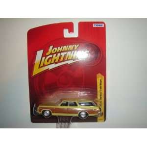  2012 Johnny Lightning R20 1973 Chevy Caprice Estate Wagon 