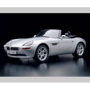   BMW Z8 James Bond 007 World Is Not Enough 112 Kyosho Toys & Games