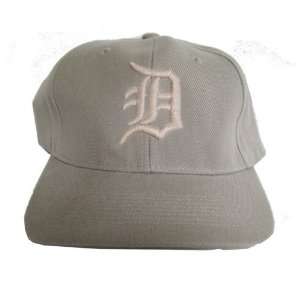   Tigers Original Fitted Hat   Khaki (Size 7 7/8)