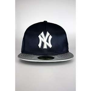  New Era Satin Classic New York Yankee Hat Navy. Size 7 7 