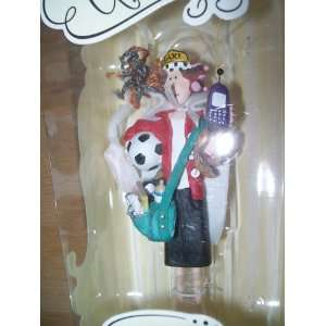  Hallmark 2005 Queen of Multi Tasking Ornament   QEC1852 