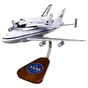    747 with Orbiter Piggy Back Wood Model Spacecraft Toys & Games