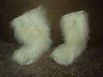 White FURRY HAIRY Yeti Warm Fleece Lined After Ski Skiing Boots 10 M 