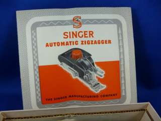 Singer Sewing Machine automatic zigzagger model #161102 Featherweight 
