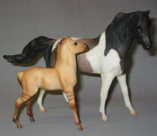 Breyer Wild Mustangs Grullo Pinto Mare & Red Dun Foal  