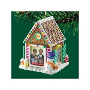  Carlton Heirloom Family Keepsake Box Christmas Ornament 