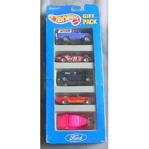 Hot Wheels Ford Gift Pack 5 Car Set w/ 5 Collectible 164 Scale Die 
