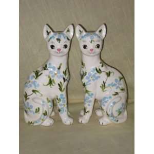  Set of 2   Vintage Large Porcelain Cat Figurines w/ Flower 