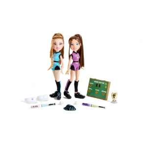    Bratz Play Sportz Teamz Softball   Leah & Dana Toys & Games