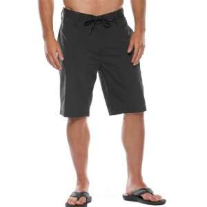 Oakley Concealment Mens Short Casual Pants w/ Free B&F Heart Sticker 