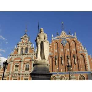 Statue of Roland in Front of the House of the Blackheads, Town Hall 