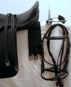   saddle for shorter backed horses, gaited horses or walking horses