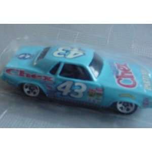   Hot Wheels Richard Petty Race Cars 70 Plymouth Barracuda Chex Toys
