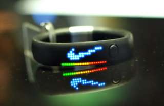 Nike + Fuelband Workout Tracker sz MEDIUM Fuel Band Wristband NEW 