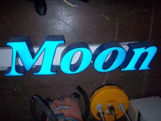 Blue Moon Outdoor Sign w/ Raceway  