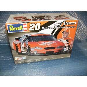  revell 124 scale  Tony Stewart #20 Model Car Kit (Home 