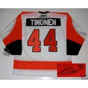   Kimmo Timonen Flyers Signed Winter Classic Jersey